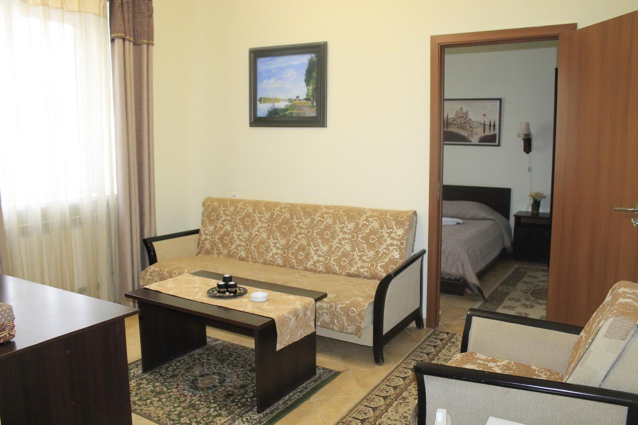 Hotel Vangogh Kyzylorda Exterior photo